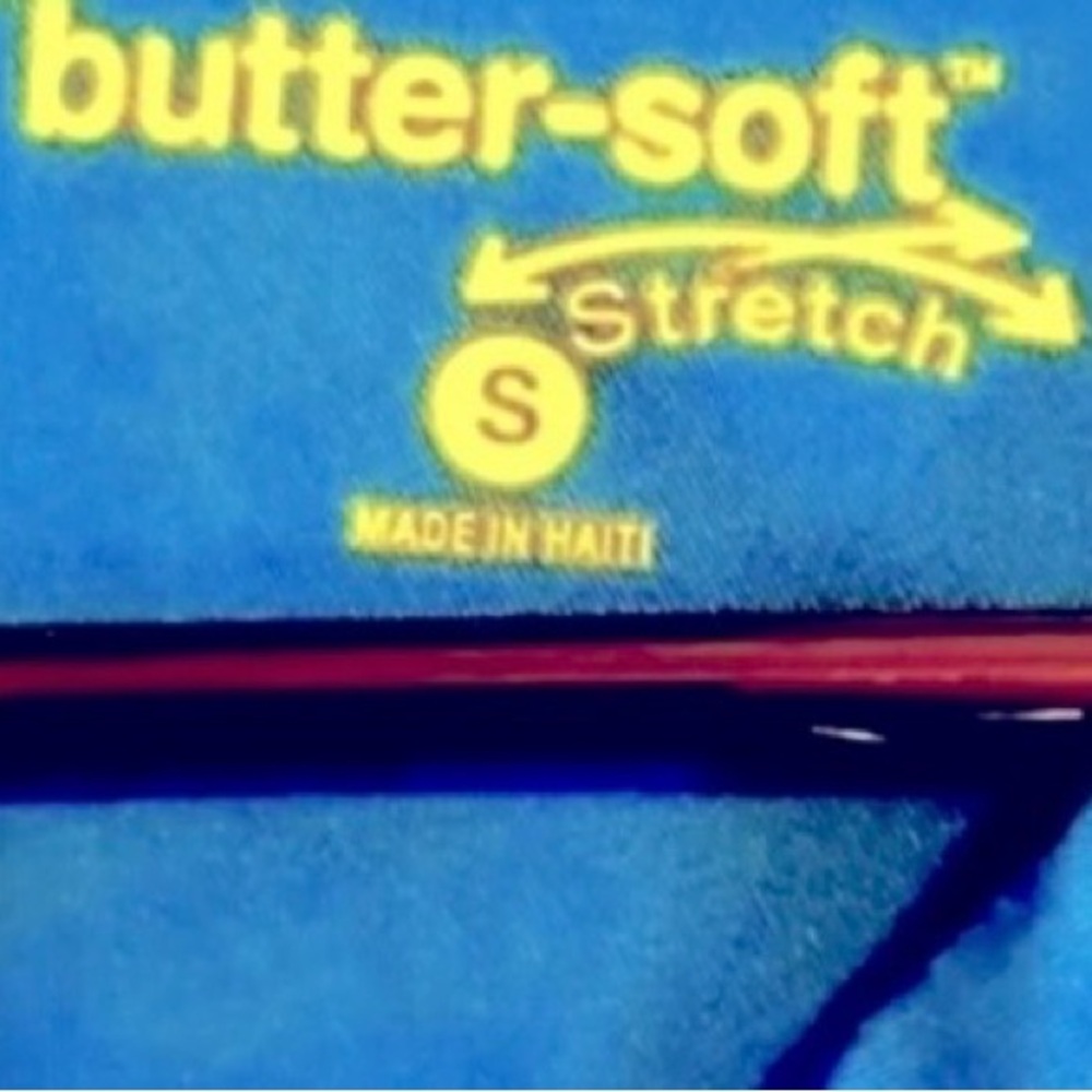 NWOT BUTTER-SOFT nursing
UNIFORM SCRUB TOP - Picture 3 of 3